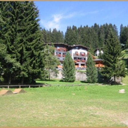 Hotel Touring Madonna Exterior foto